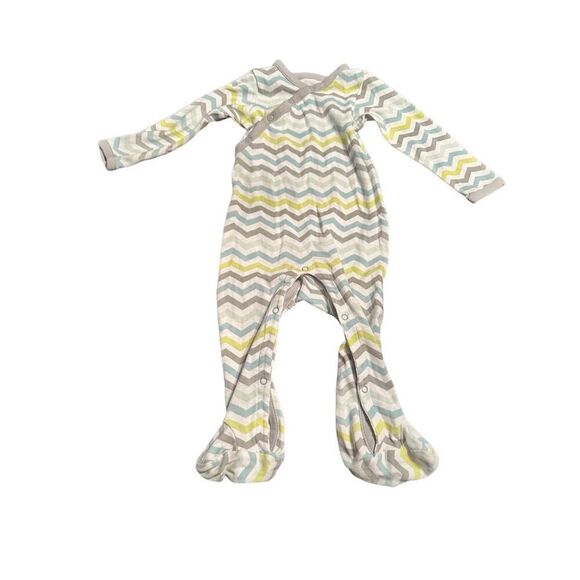 Skip hop baby boy footie pajamas sz 6 months  green/grey chevron - Picture 1 of 3